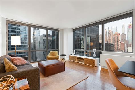 The median cost of renting an apartment in Manhattan was 4,400 in July. . Apartments in manhattan new york